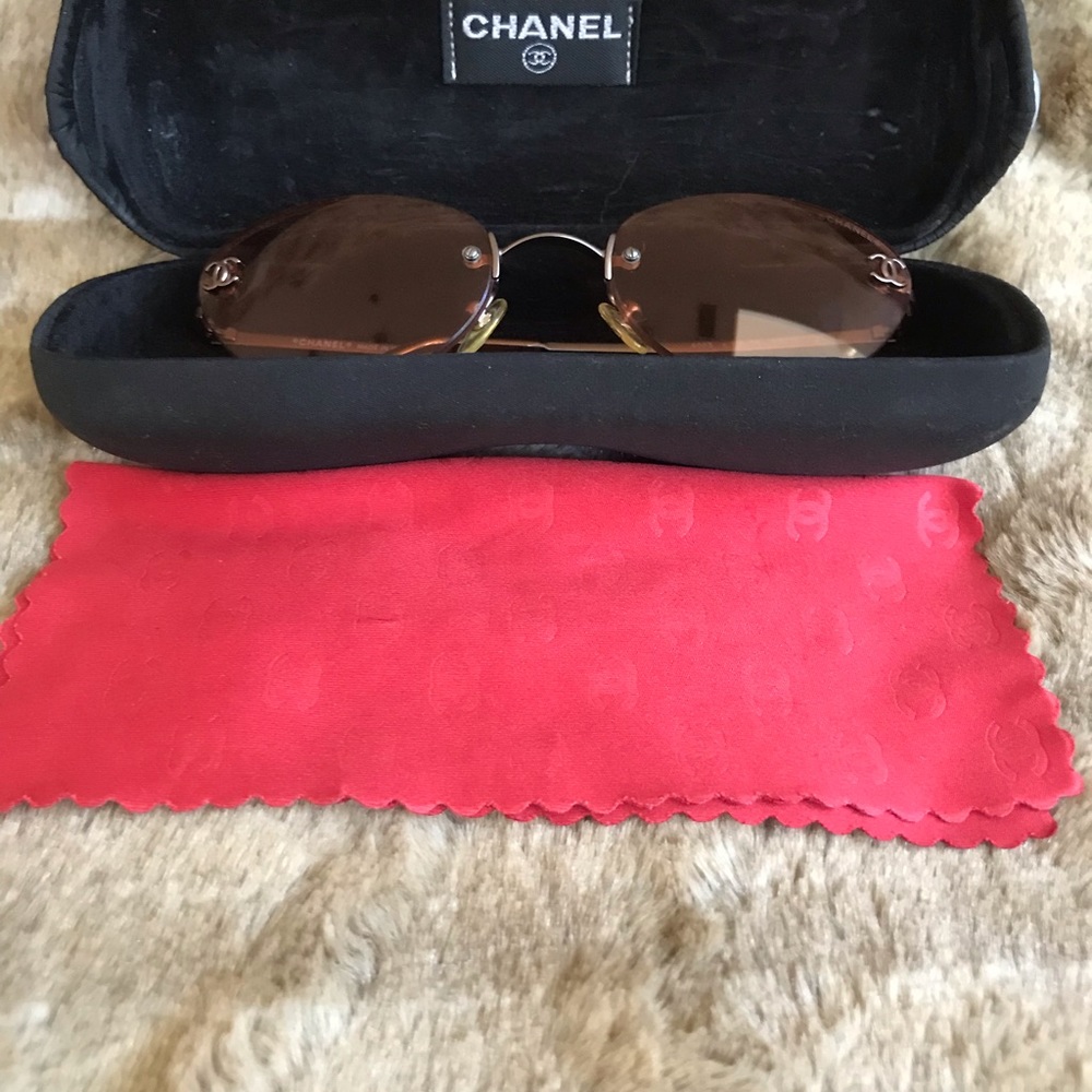 CHANEL CC LOGO RIMLESS SUNGLASSES